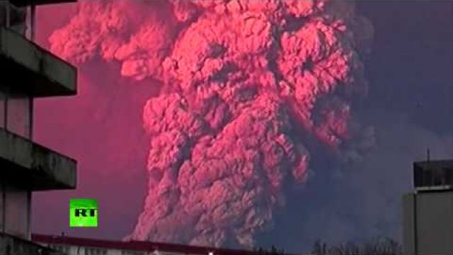 RAW: Spectacular Calbuco voulcano eruption in Chile