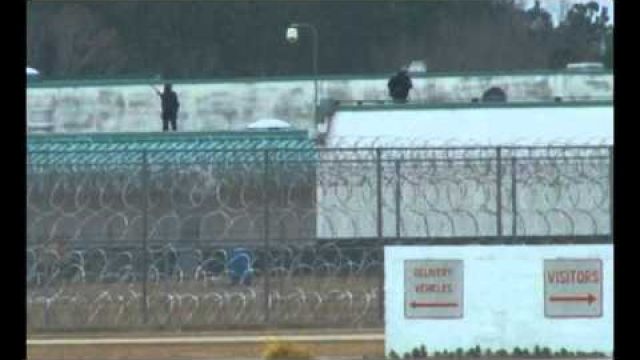 South Carolina Prison Riot: Inmates Go Wild,  Take At Least 1 Guard Hostage